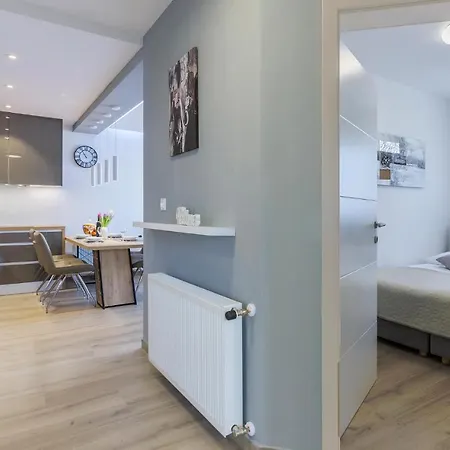 Gorgeous In With Kitchen Apartment