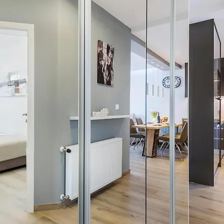 Gorgeous In With Kitchen * Pula