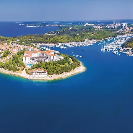Apartament Beautiful In Pula