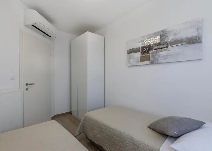 Διαμέρισμα Cozy In With Wifi *