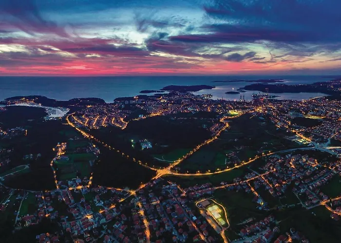 Διαμέρισμα Cozy In With Wifi